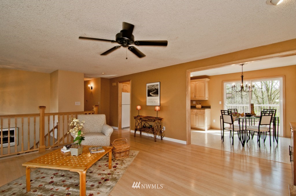 20331 14th Drive Southeast Bothell, WA 98012 - Photo 4 of 25 Gallery Image 4