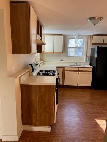 $1,995 | 167-169 Pleasant Street, Unit 2, Whitman, MA 02382