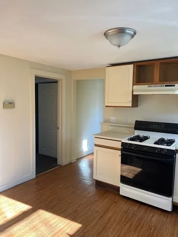 $1,995 | 167-169 Pleasant Street, Unit 2, Whitman, MA 02382