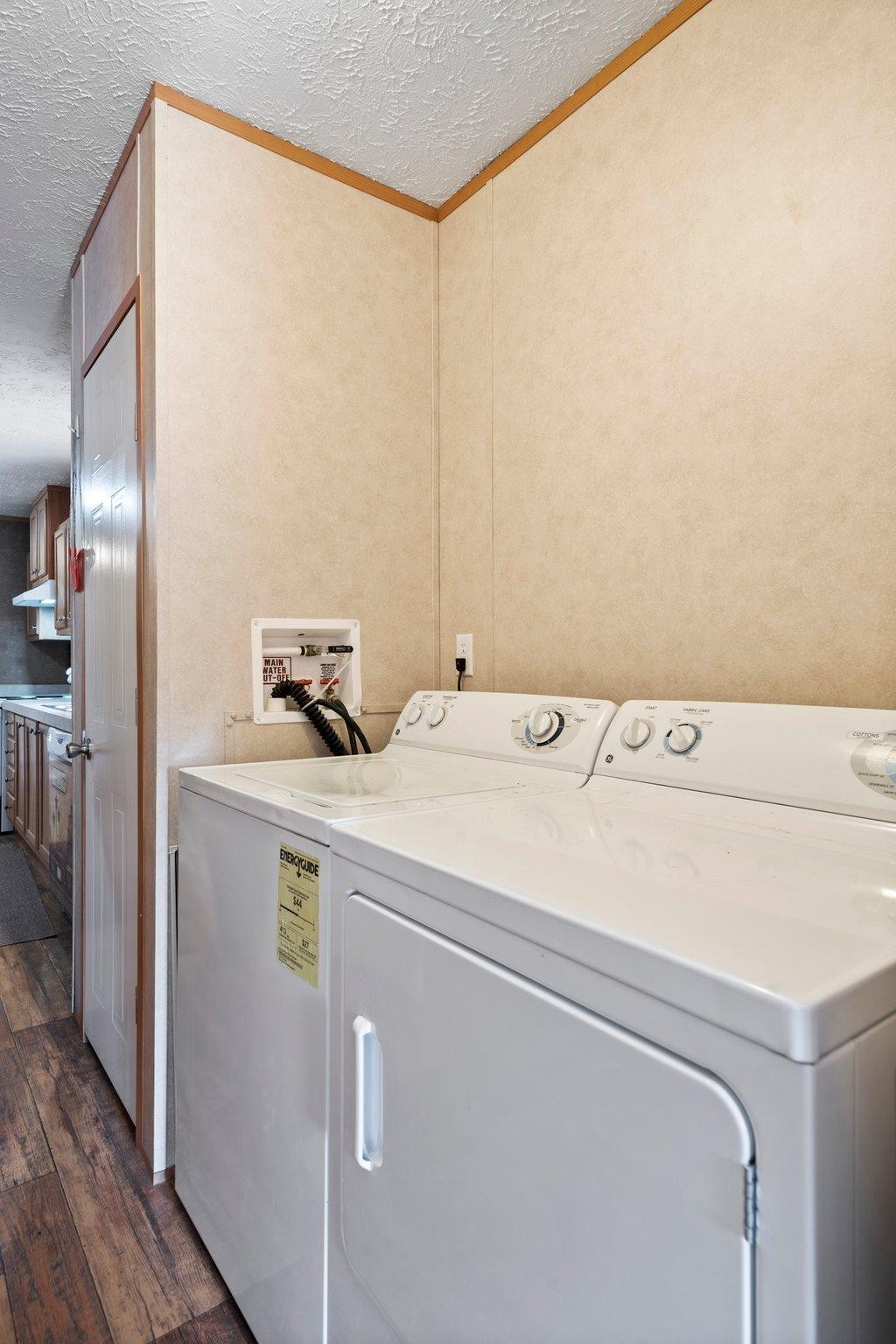 171 Buckner Road Philadelphia, TN 37846 - Photo 19 of 27 a utility room with dryer and washer