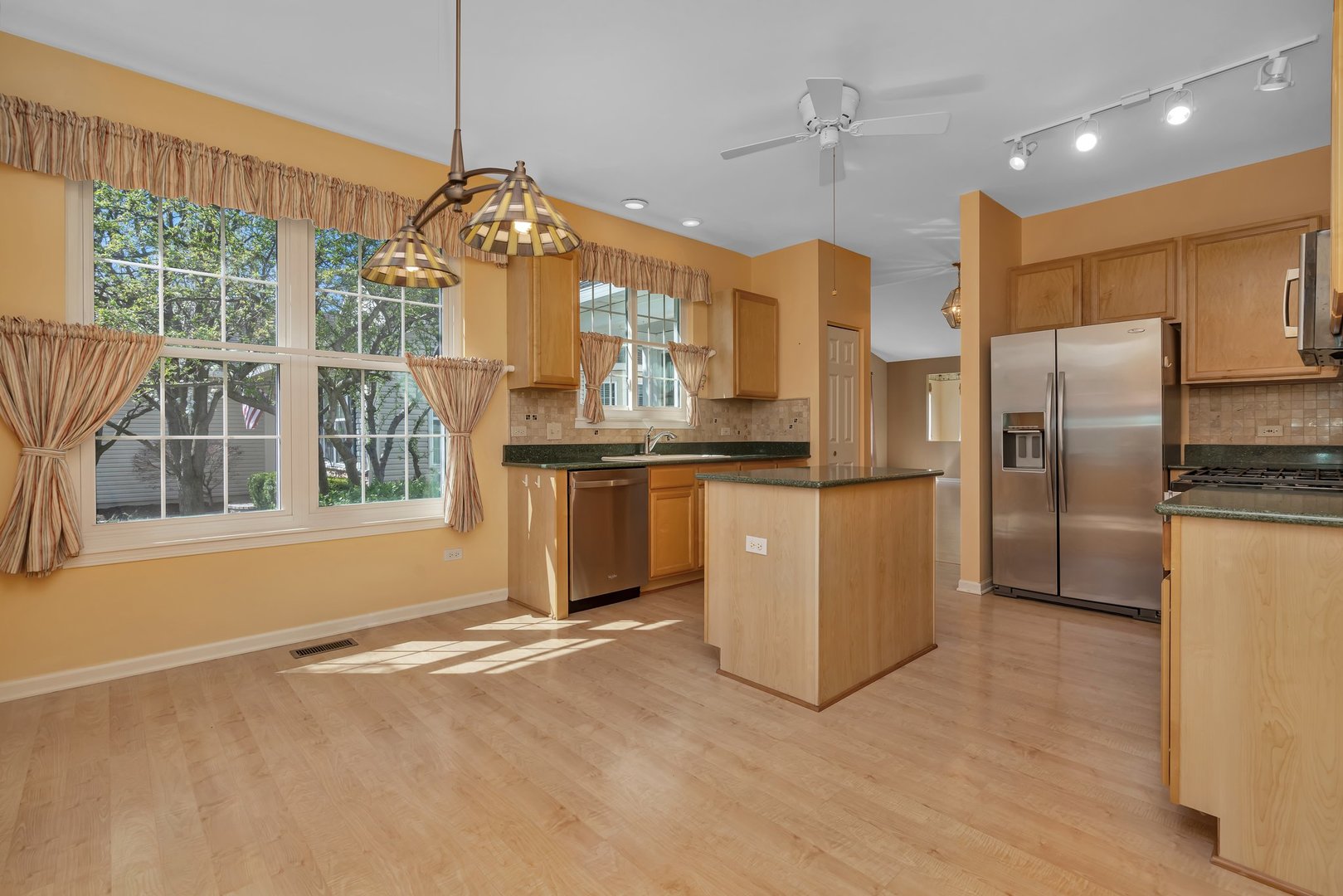 652 Bridgeman Lane Romeoville, IL 60446 - Photo 11 of 24 Gallery Image 11