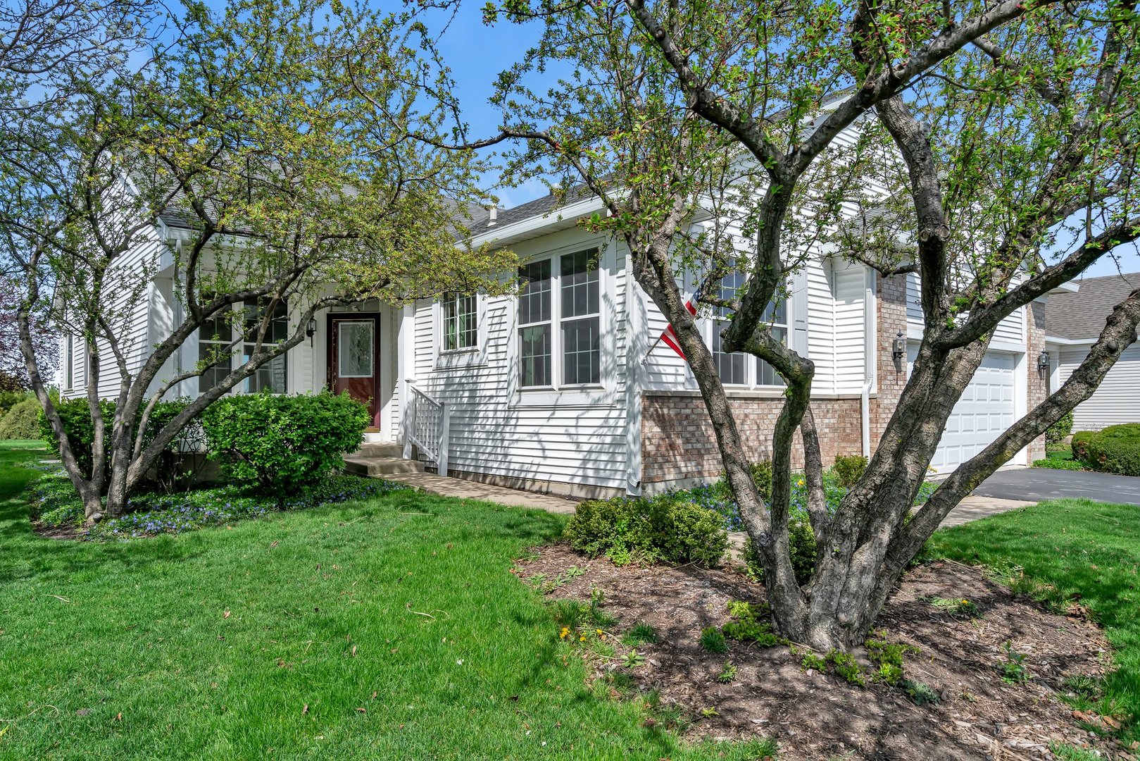 652 Bridgeman Lane Romeoville, IL 60446 - Photo 2 of 24 Gallery Image 2