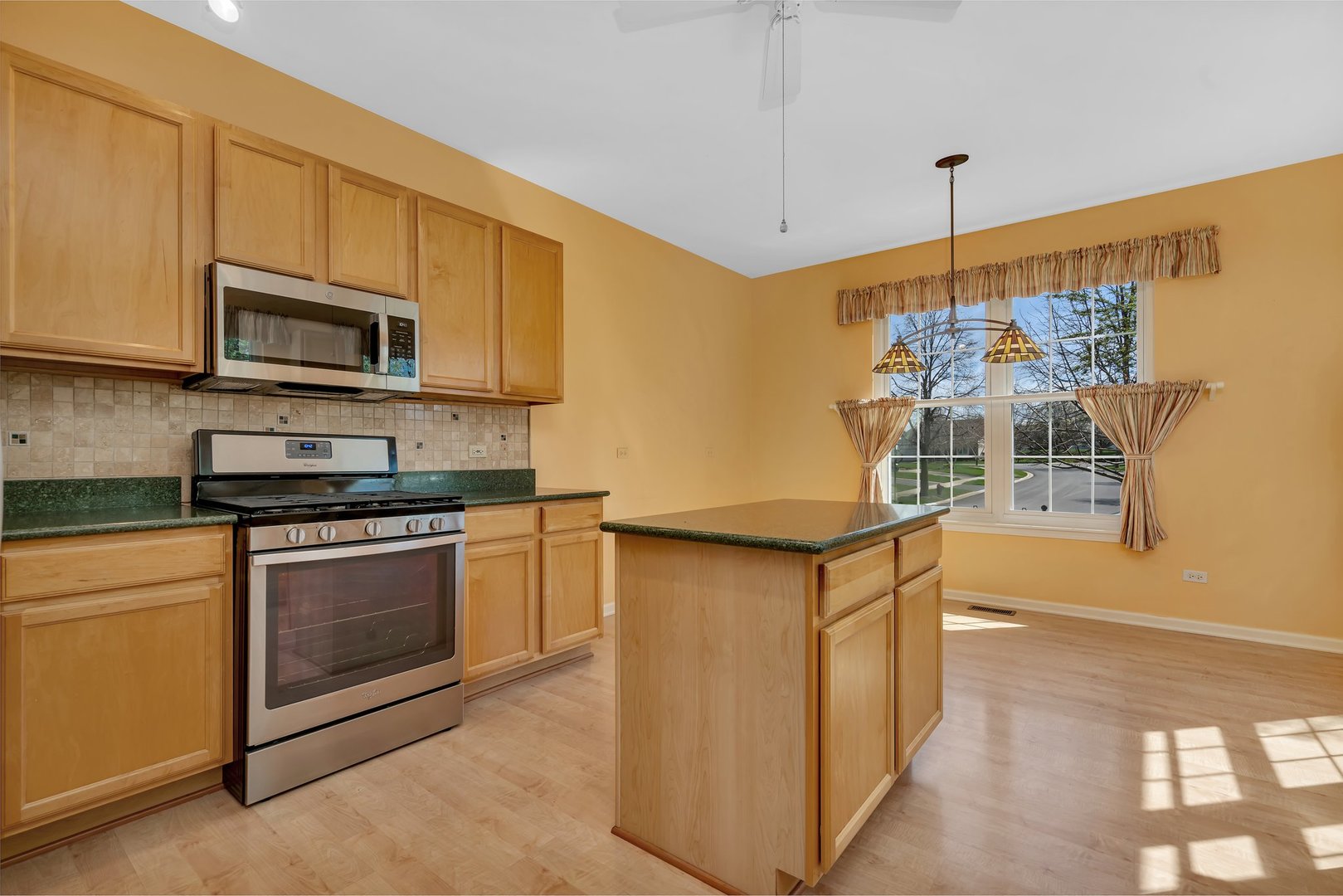 652 Bridgeman Lane Romeoville, IL 60446 - Photo 8 of 24 Gallery Image 8