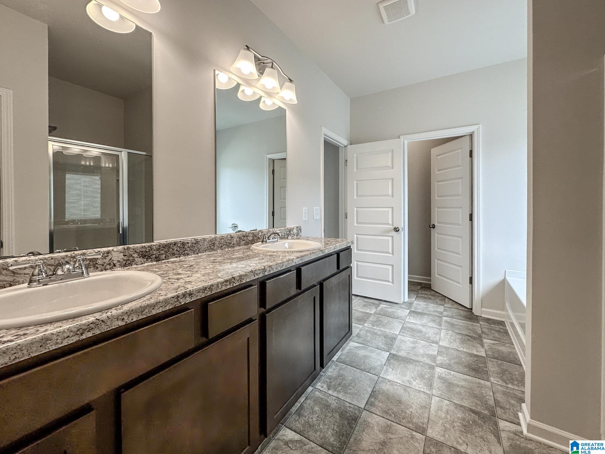 1012 Pinnacle Parkway Leeds, AL 35094 - Photo 30 of 35