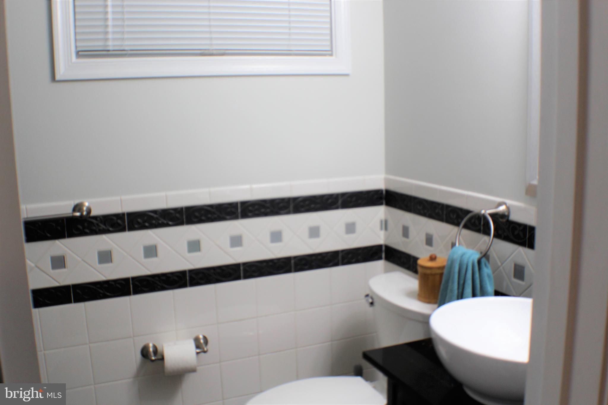 14308 Ferndale Road Woodbridge, VA 22193 - Photo 14 of 65 Full renovated bath on main level