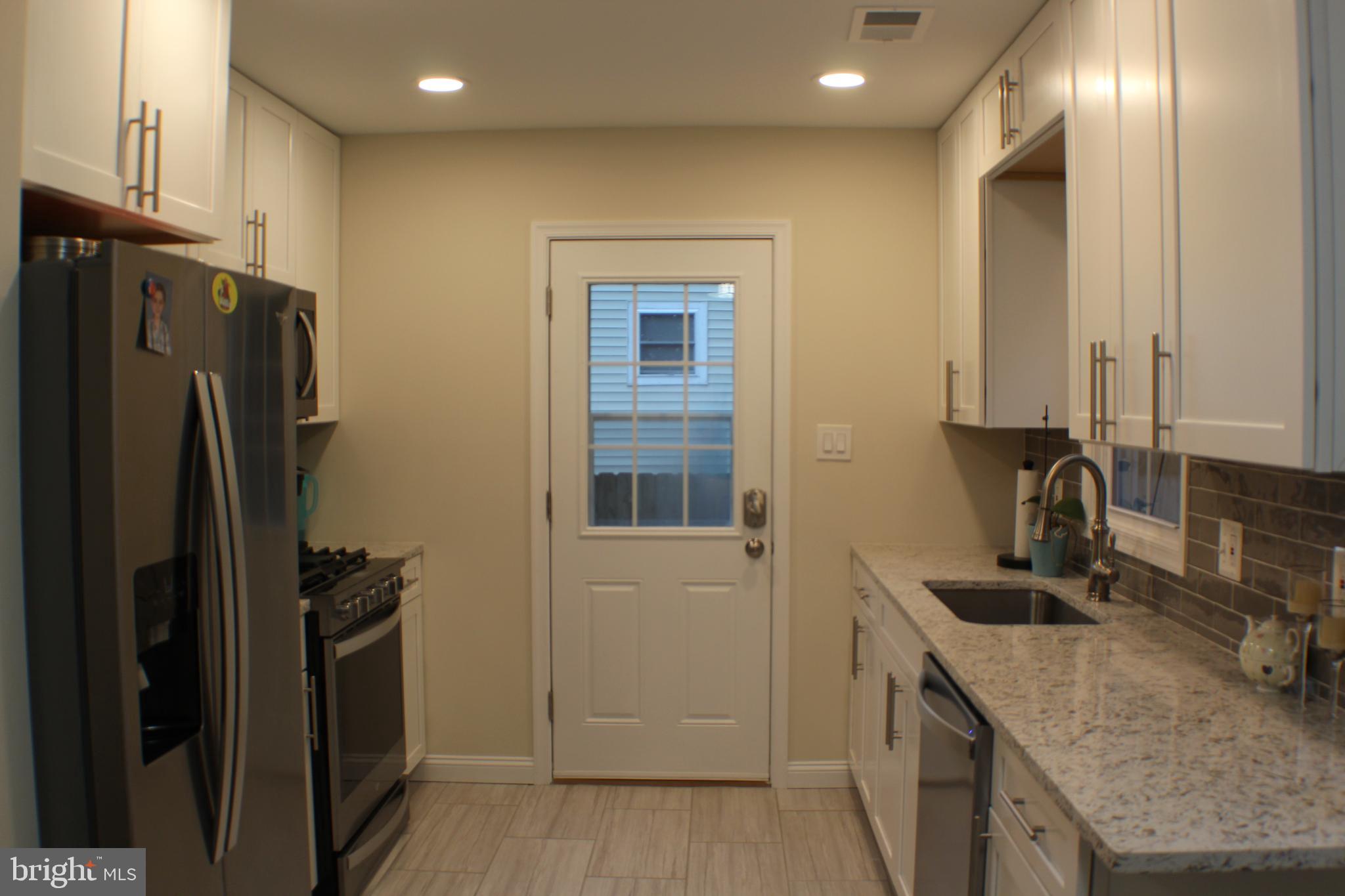 14308 Ferndale Road Woodbridge, VA 22193 - Photo 20 of 65 Completely renovated kitchen