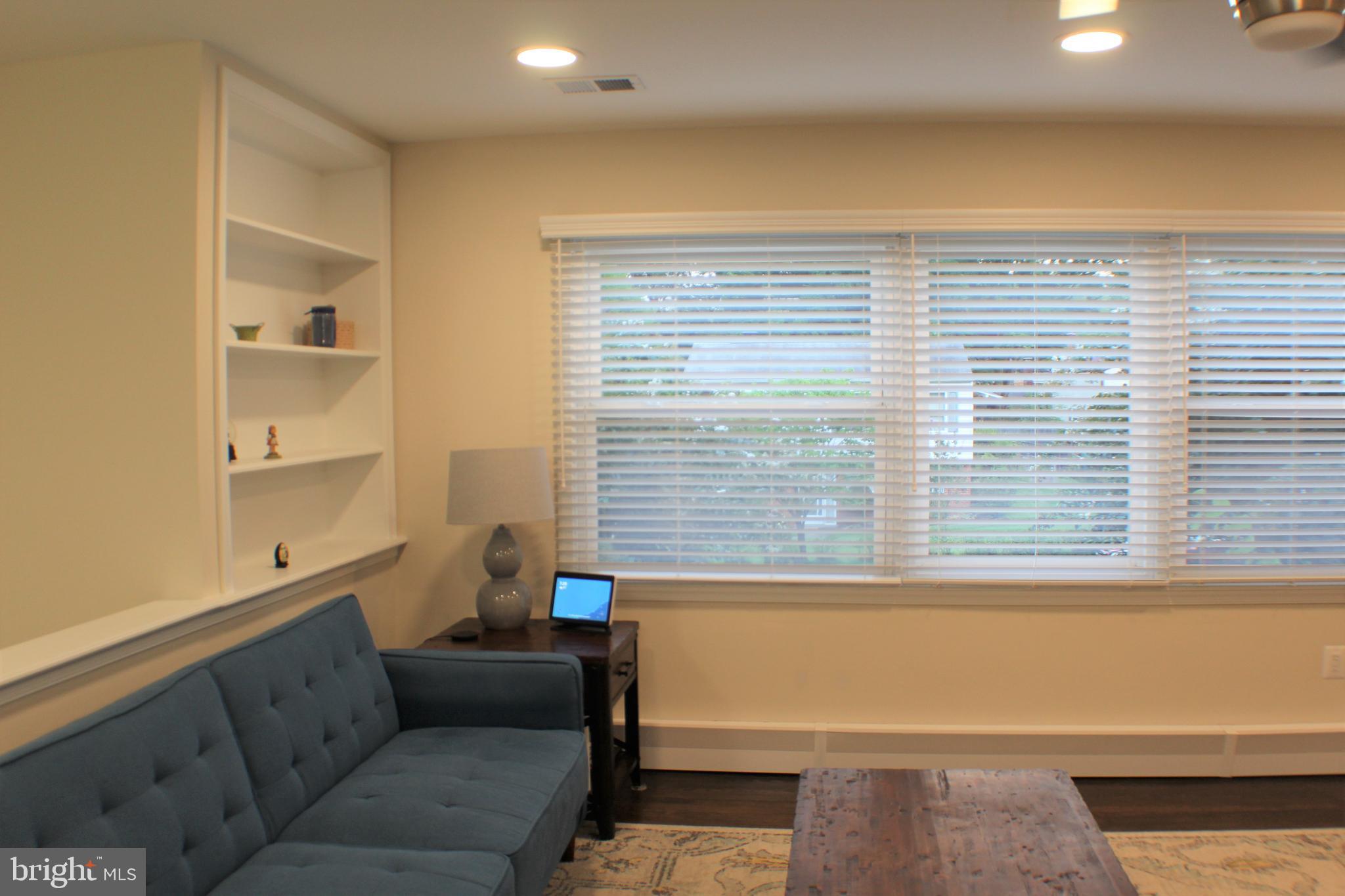 14308 Ferndale Road Woodbridge, VA 22193 - Photo 30 of 65 Upper level Living Room