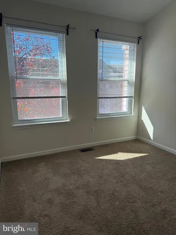 a view of empty room with window
