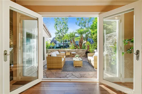 $2,195,000 | 306 Vista Trucha, Newport Beach, CA 92660