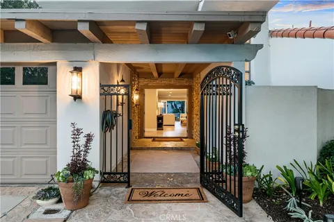 $2,195,000 | 306 Vista Trucha, Newport Beach, CA 92660