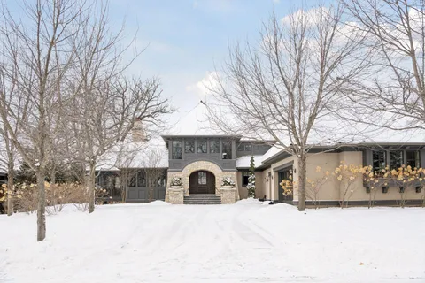 $3,695,000 | 425 Carpenters Point, Wayzata, MN 55391