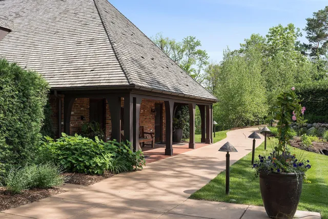 $3,695,000 | 425 Carpenters Point, Wayzata, MN 55391