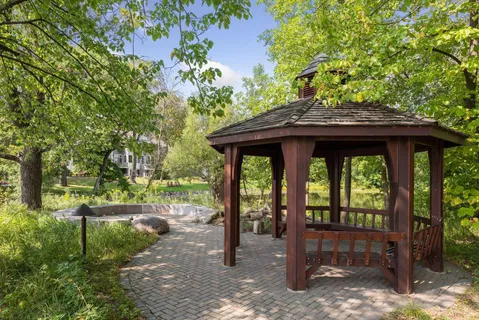 $3,695,000 | 425 Carpenters Point, Wayzata, MN 55391