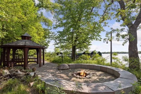 $3,695,000 | 425 Carpenters Point, Wayzata, MN 55391