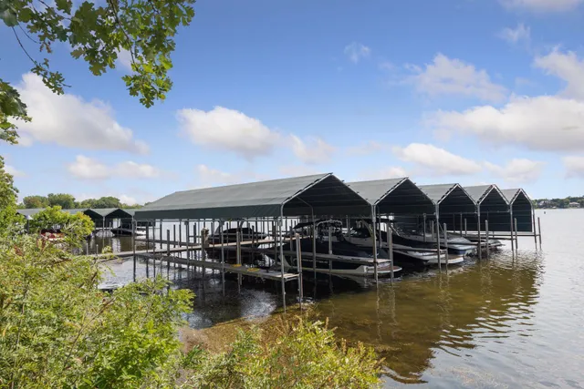 $3,695,000 | 425 Carpenters Point, Wayzata, MN 55391