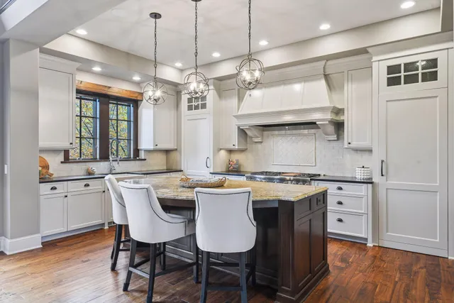 $3,695,000 | 425 Carpenters Point, Wayzata, MN 55391