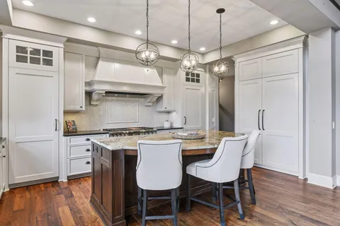 $3,695,000 | 425 Carpenters Point, Wayzata, MN 55391