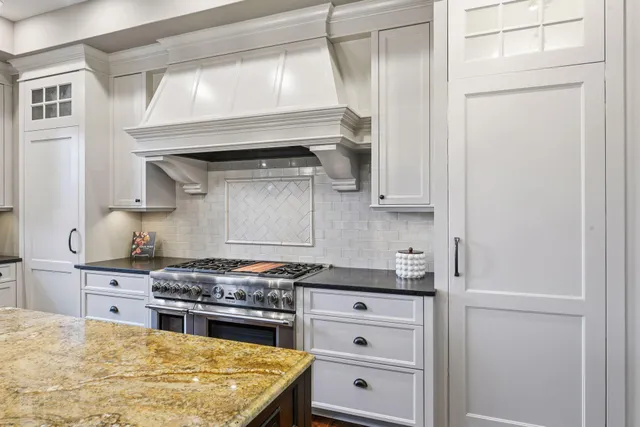 $3,695,000 | 425 Carpenters Point, Wayzata, MN 55391