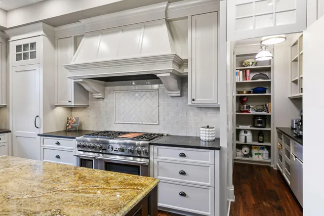 $3,695,000 | 425 Carpenters Point, Wayzata, MN 55391