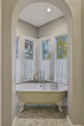 $3,695,000 | 425 Carpenters Point, Wayzata, MN 55391