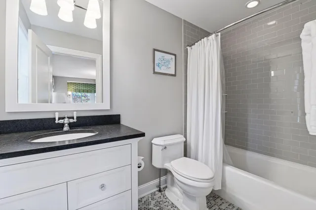 $3,695,000 | 425 Carpenters Point, Wayzata, MN 55391