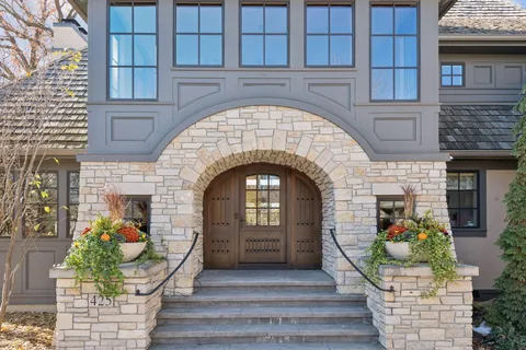 $3,695,000 | 425 Carpenters Point, Wayzata, MN 55391