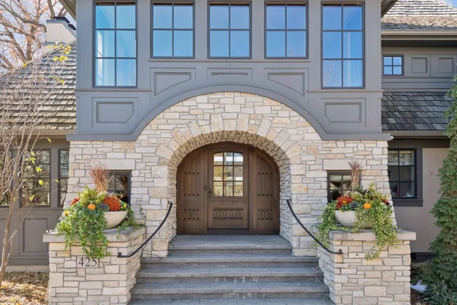 $3,695,000 | 425 Carpenters Point, Wayzata, MN 55391