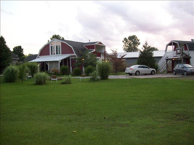 8125 Douglas Road Lambertville, MI 48144 - Photo 1 of 20 Front view