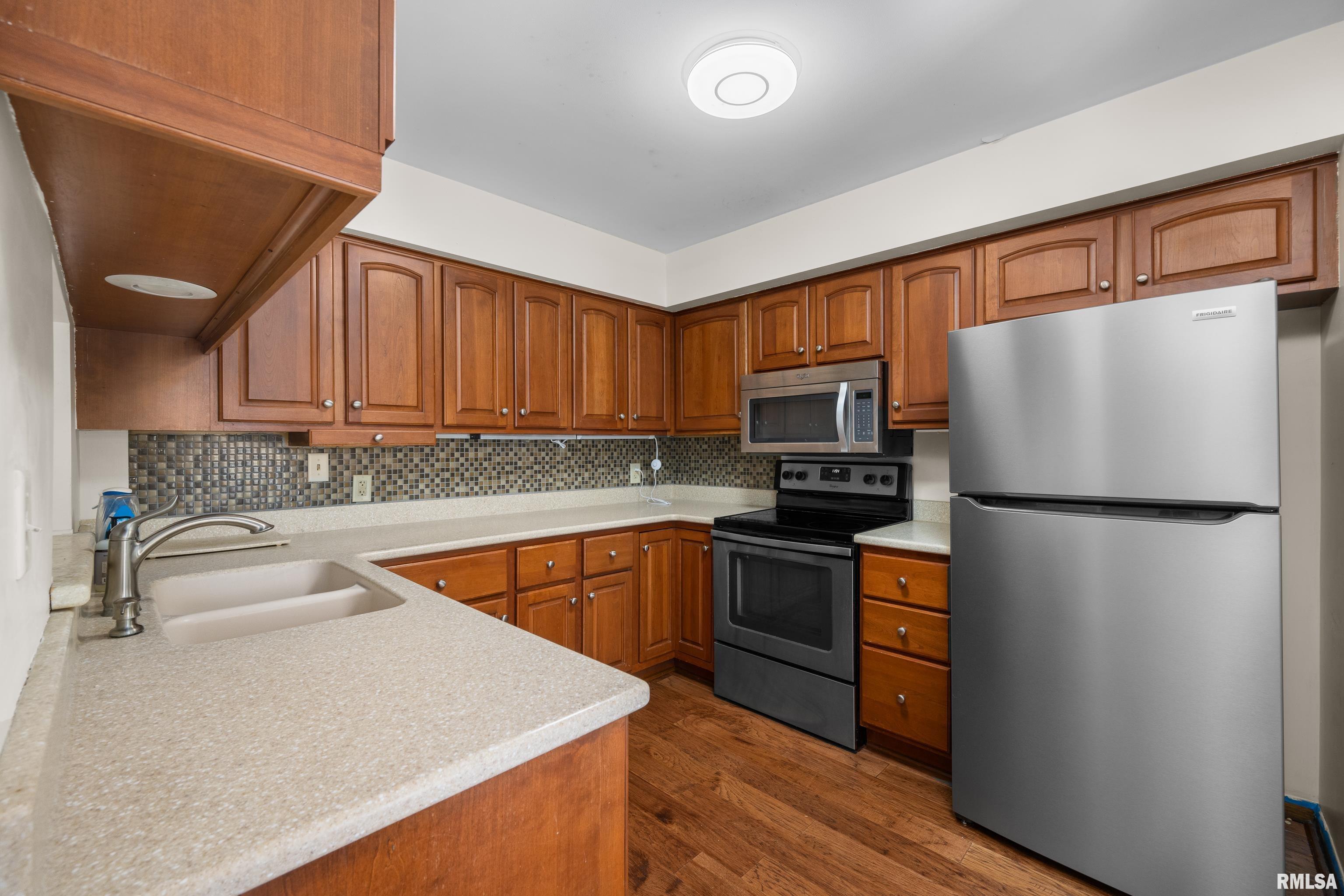 3542 56th St Place Moline, IL 61265 - Photo 11 of 26