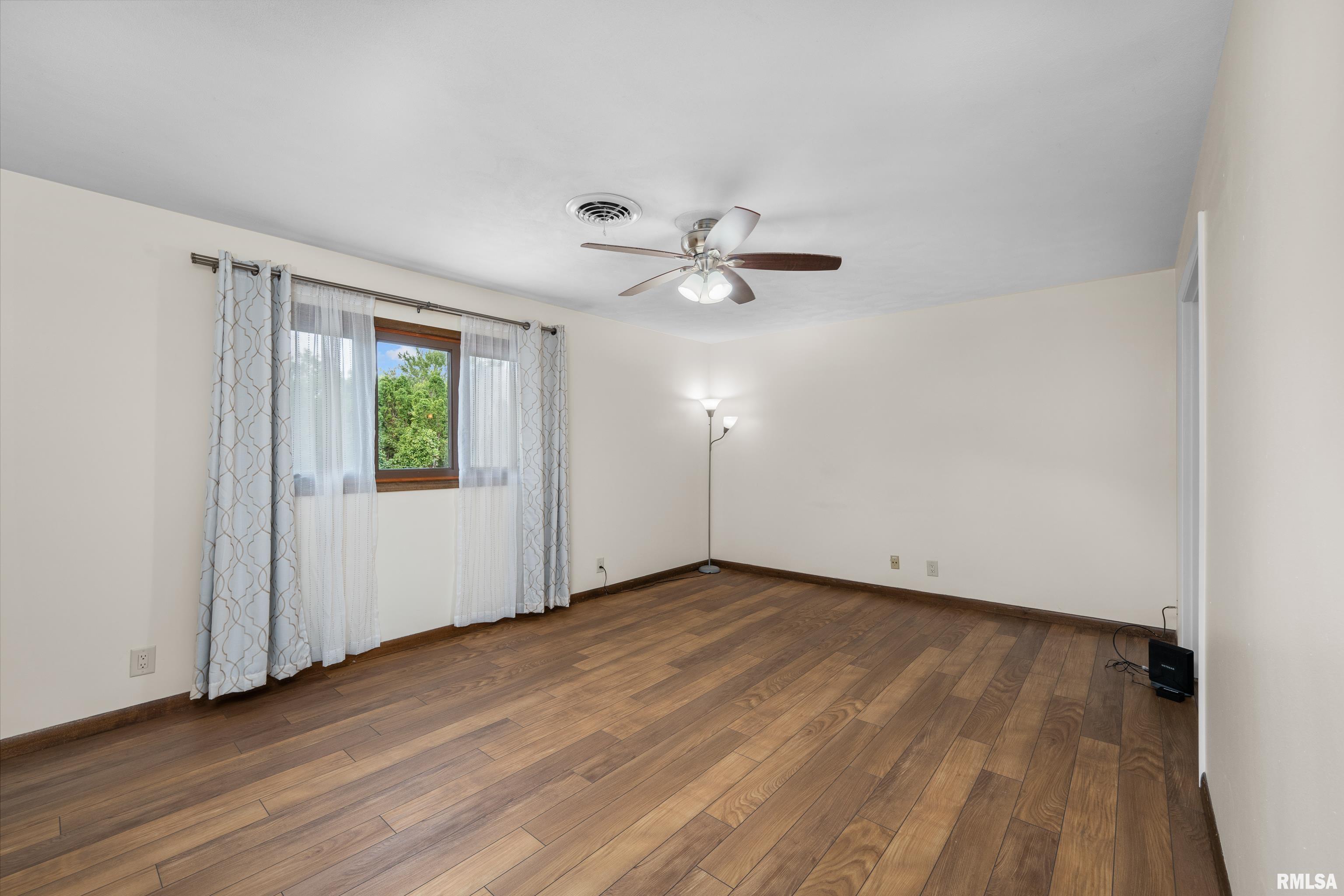 3542 56th St Place Moline, IL 61265 - Photo 14 of 26