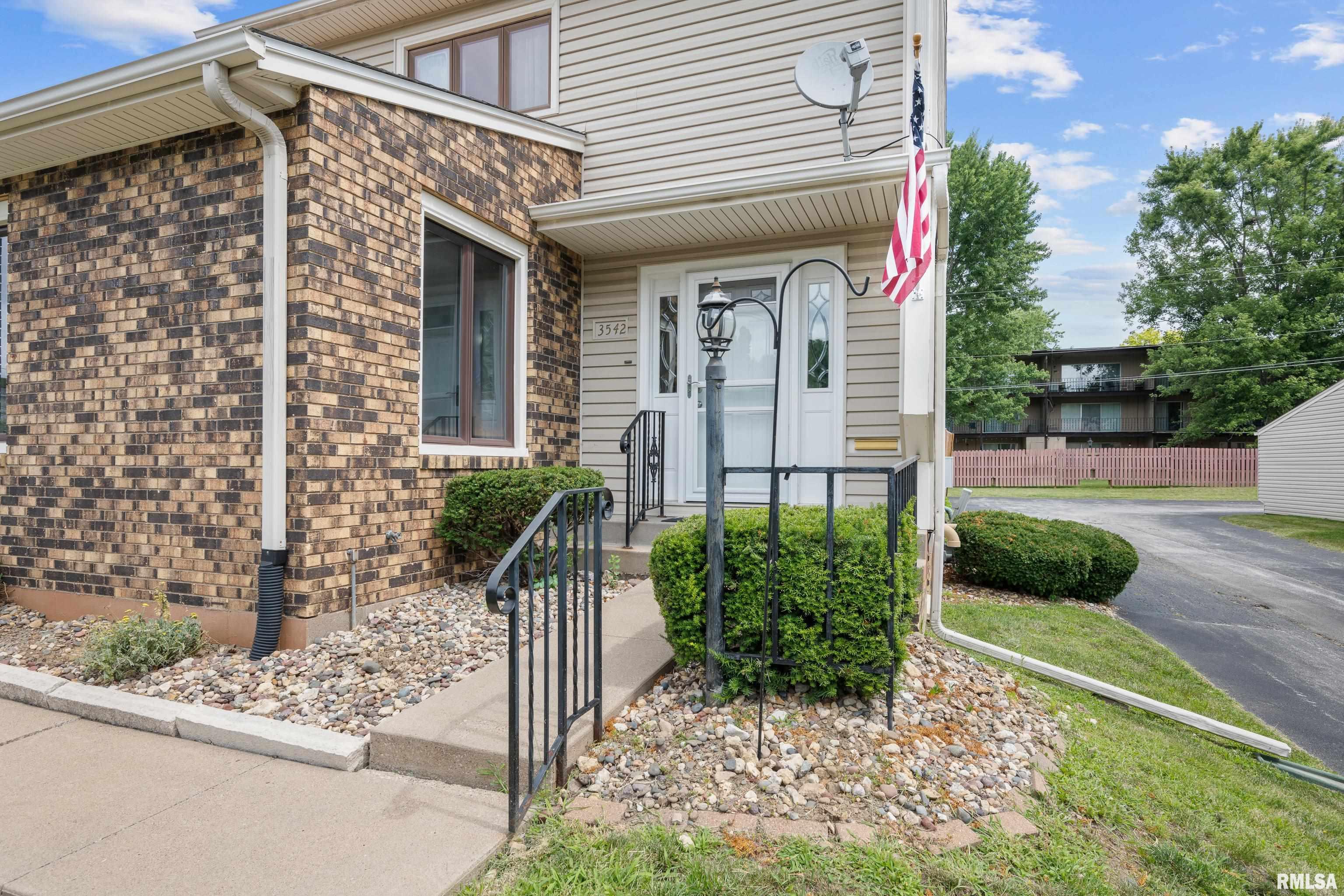 3542 56th St Place Moline, IL 61265 - Photo 2 of 26