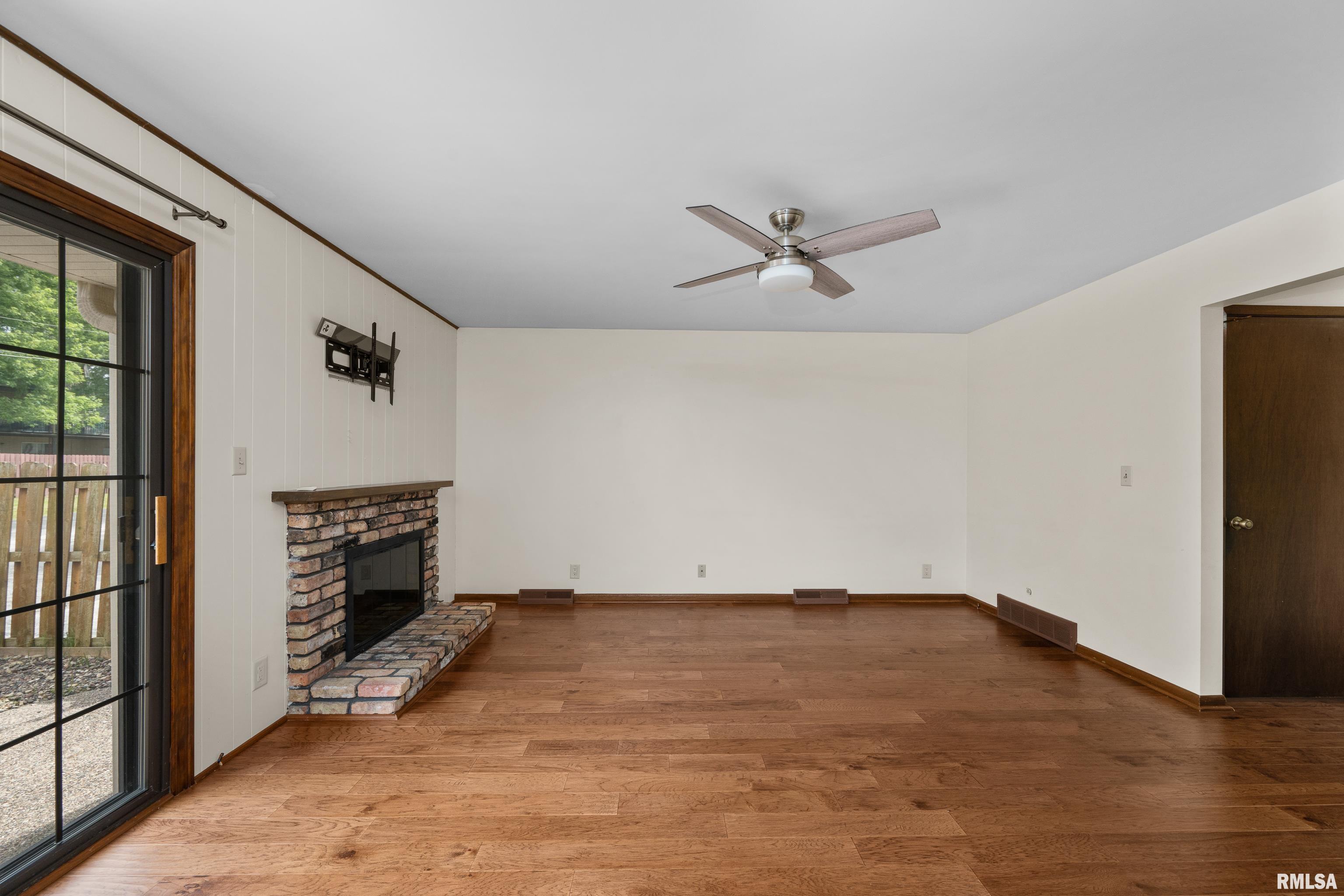 3542 56th St Place Moline, IL 61265 - Photo 9 of 26