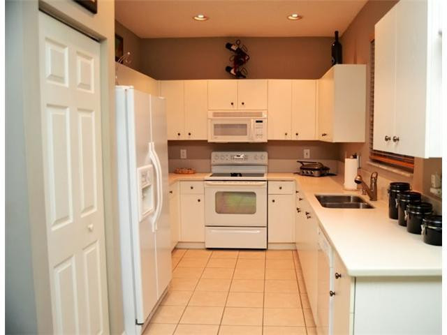 Undisclosed Address Fort Lauderdale, FL 33327 - Photo 5 of 12 Kitchen