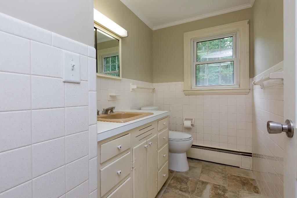 47 Park Road Windham, ME 04062 - Photo 9 of 26 First floor half bath.