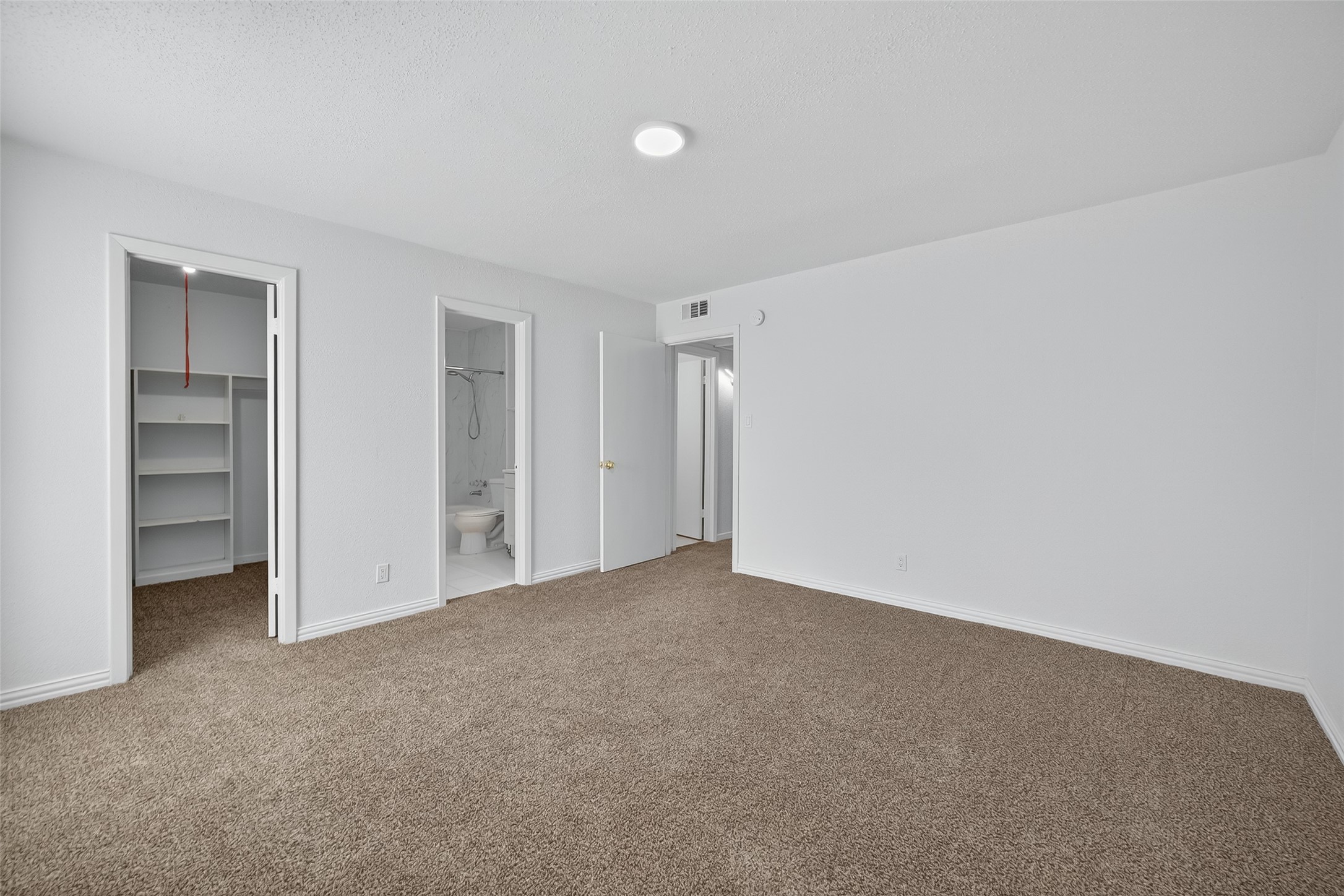 6201 Ranchester Drive, Unit 29 Houston, TX 77036 - Photo 15 of 33 a view of an empty room with a closet