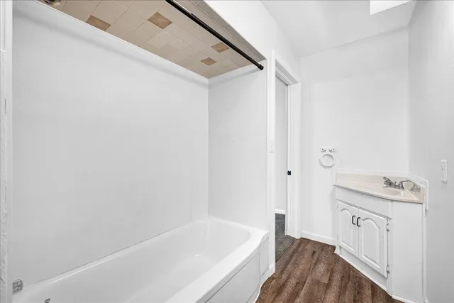 $179,900 | 340 East Baker Street, Bloomington, IL 61701