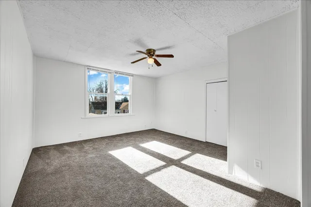 $179,900 | 340 East Baker Street, Bloomington, IL 61701