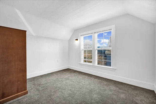 $179,900 | 340 East Baker Street, Bloomington, IL 61701