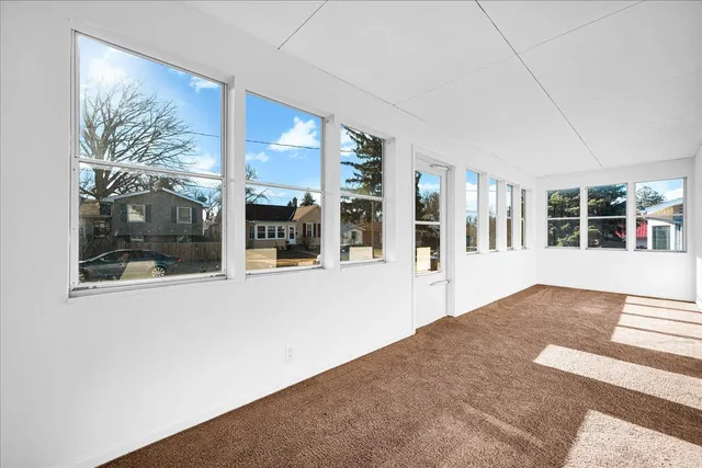 $179,900 | 340 East Baker Street, Bloomington, IL 61701