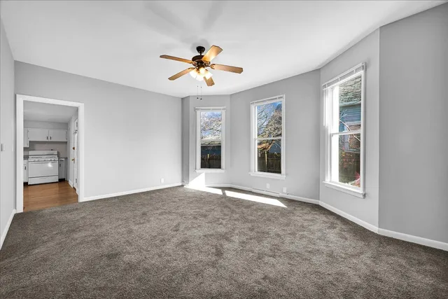 $179,900 | 340 East Baker Street, Bloomington, IL 61701