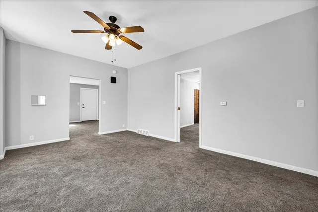 $179,900 | 340 East Baker Street, Bloomington, IL 61701