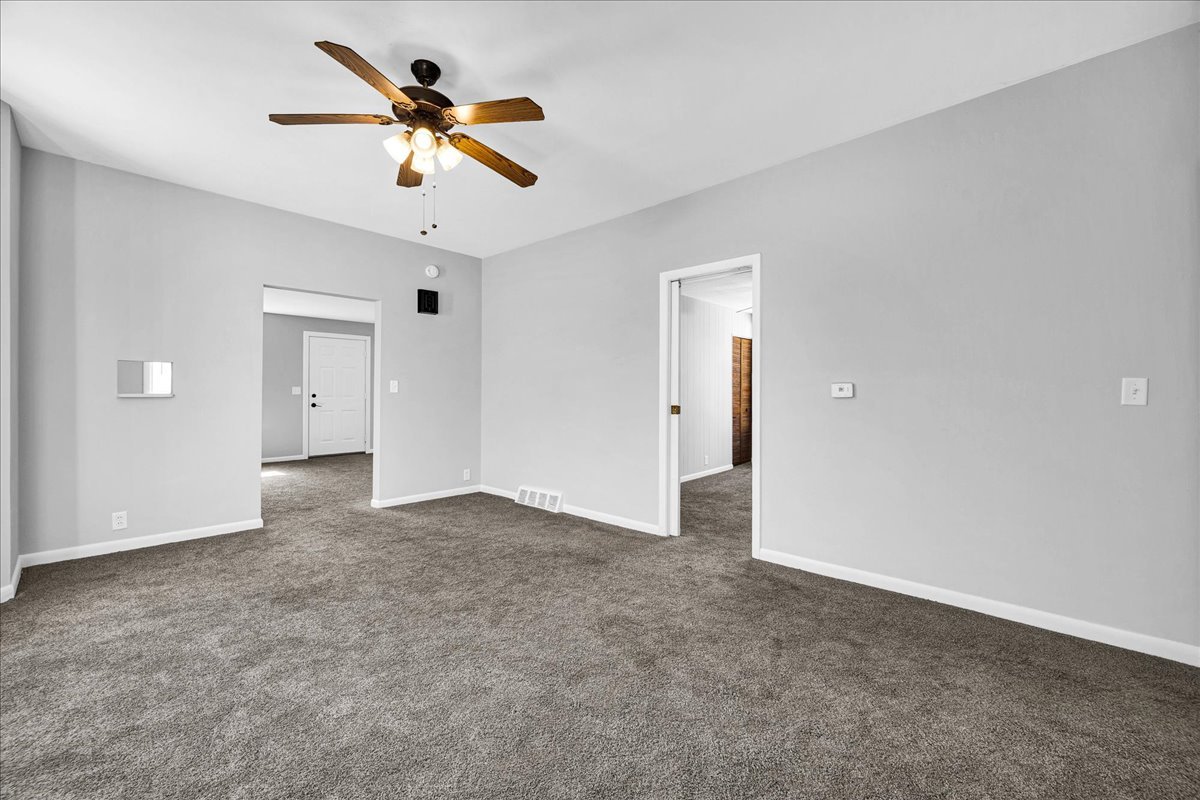 340 East Baker Street Bloomington, IL 61701 - Photo 6 of 28