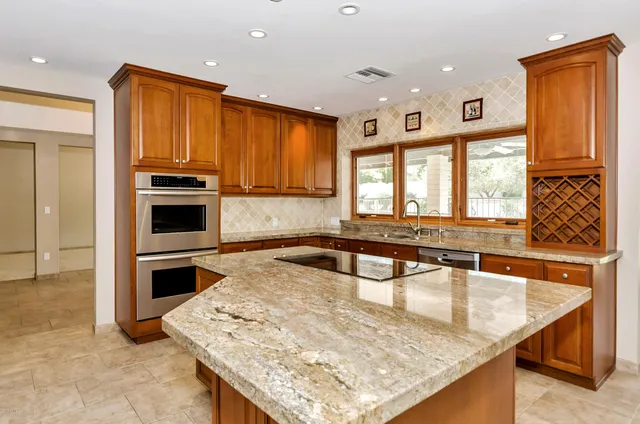 $7,800 | 8818 North 47th Place, Phoenix, AZ 85028