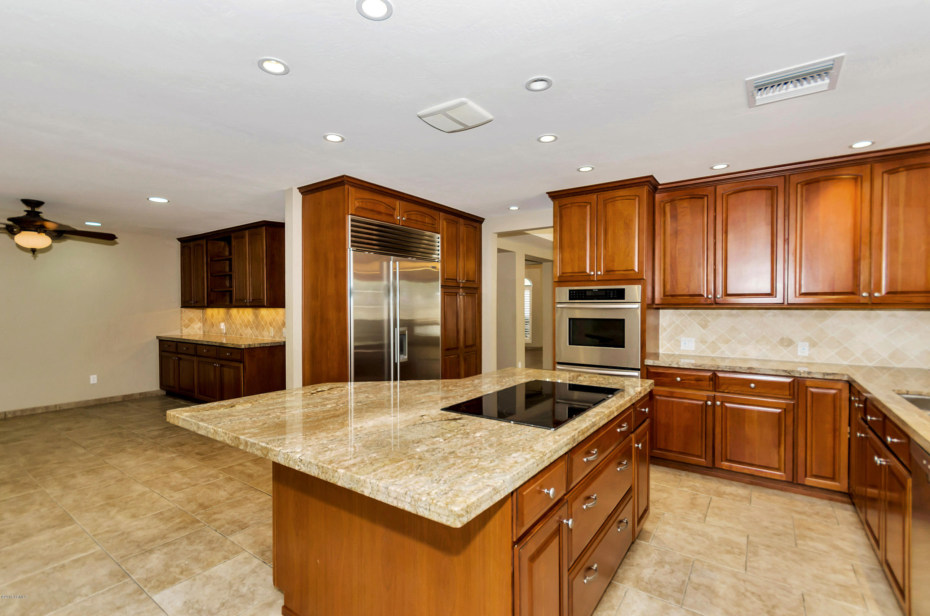 8818 North 47th Place Phoenix, AZ 85028 - Photo 13 of 40 13_kitchen.jpg