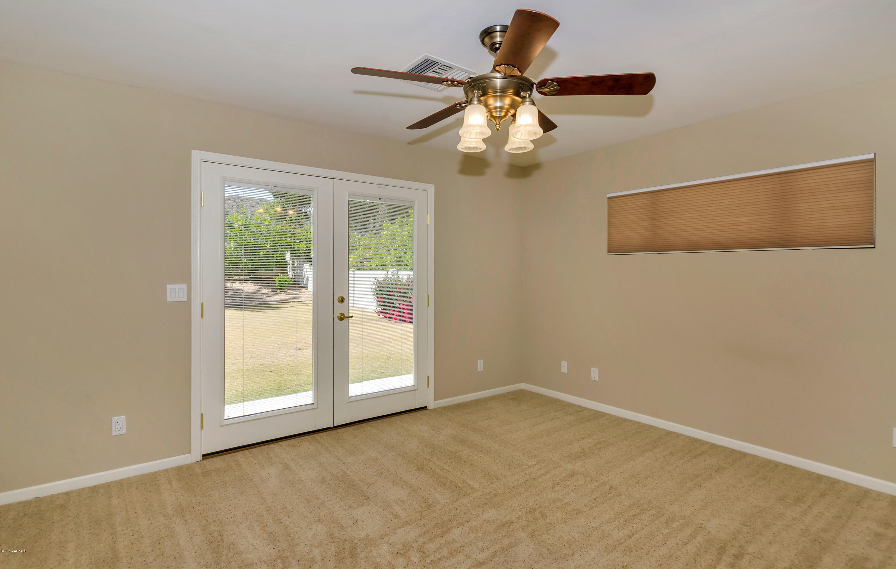 8818 North 47th Place Phoenix, AZ 85028 - Photo 18 of 40 19_guestroom.jpg