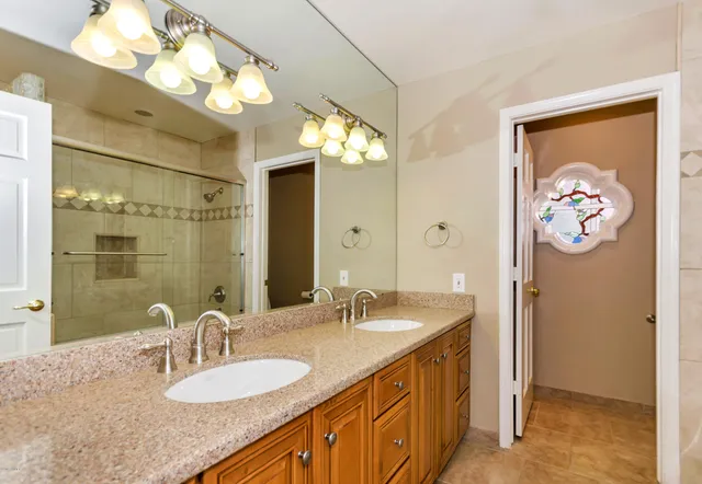 $7,800 | 8818 North 47th Place, Phoenix, AZ 85028