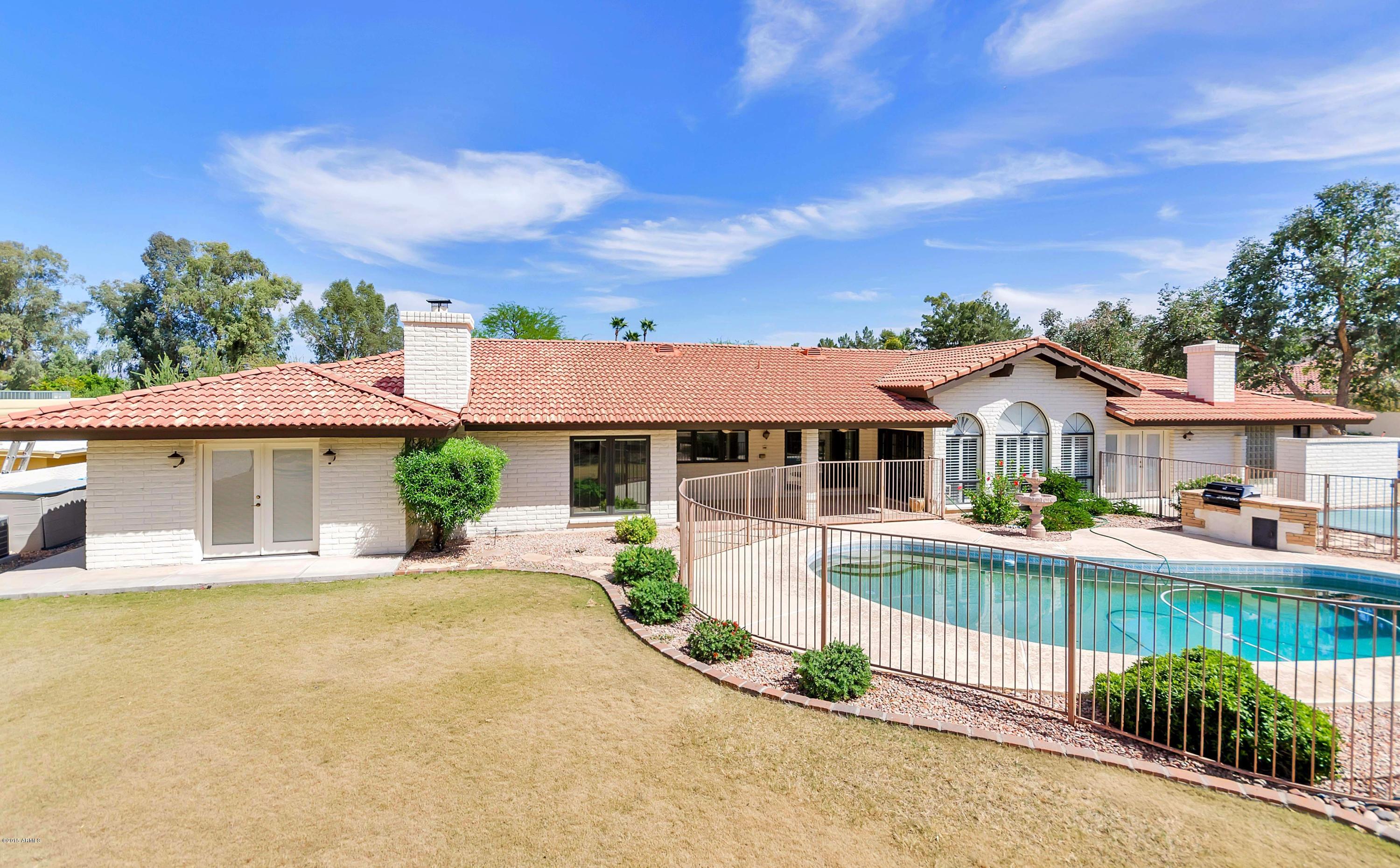 8818 North 47th Place Phoenix, AZ 85028 - Photo 36 of 40 35_backyard.jpg