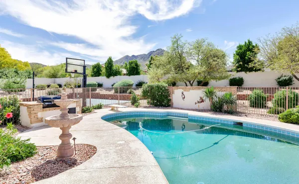 $7,800 | 8818 North 47th Place, Phoenix, AZ 85028