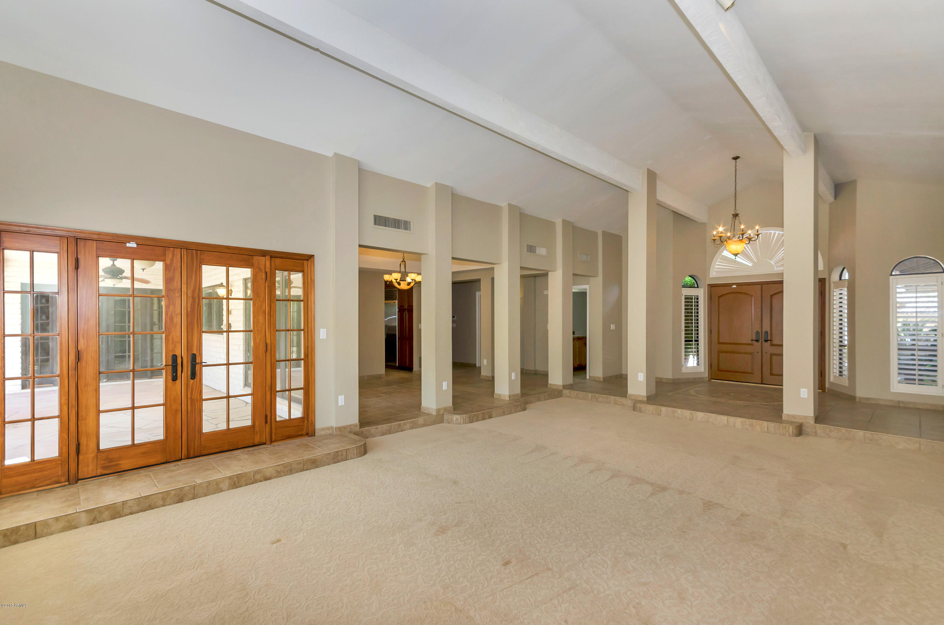 8818 North 47th Place Phoenix, AZ 85028 - Photo 6 of 40 06_greatroom1.jpg