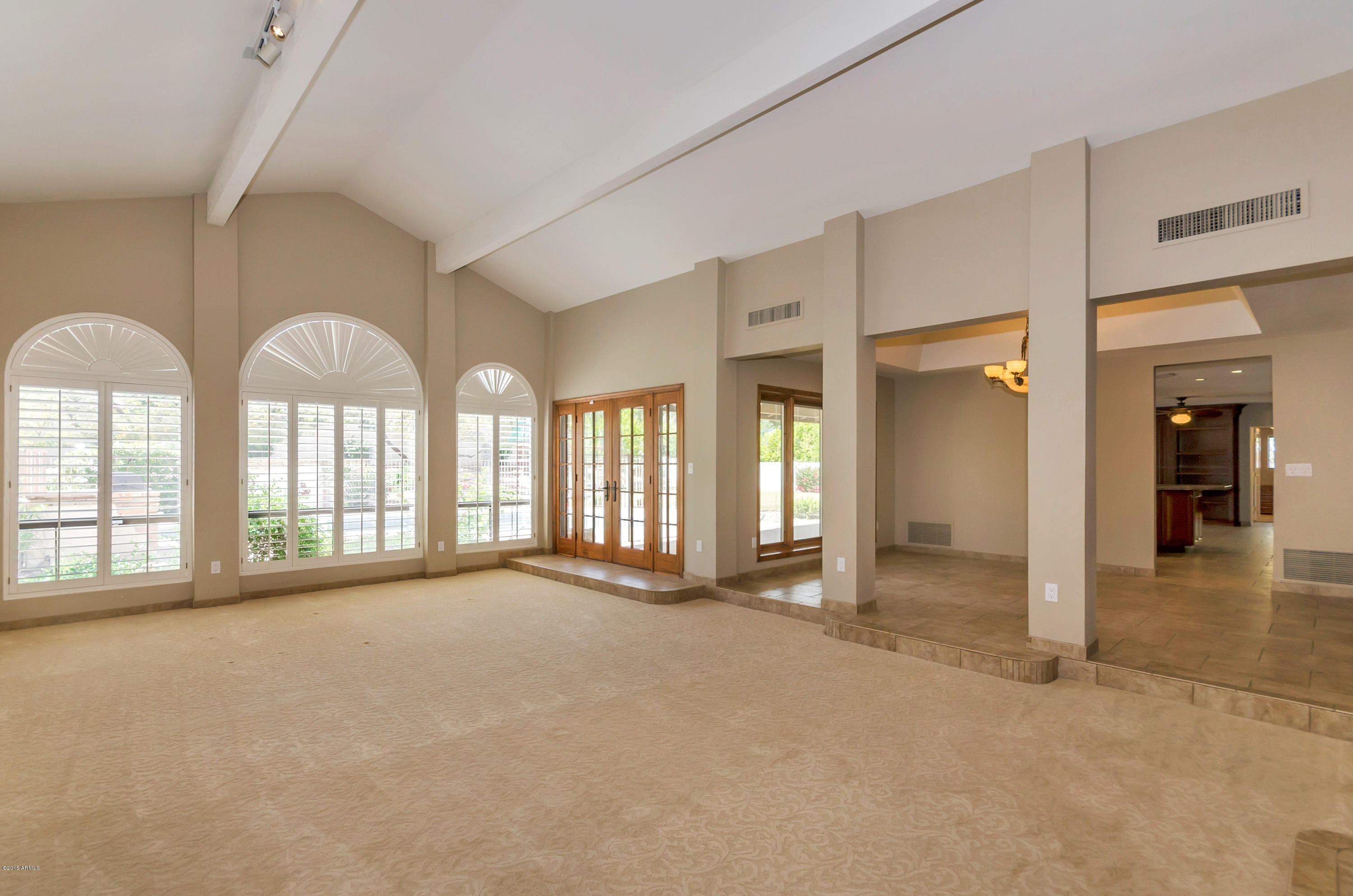 8818 North 47th Place Phoenix, AZ 85028 - Photo 7 of 40 07_greatroom2.jpg